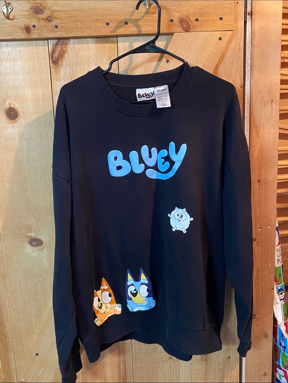 Adult' Black Crewneck Sweatshirt with Bluey logo